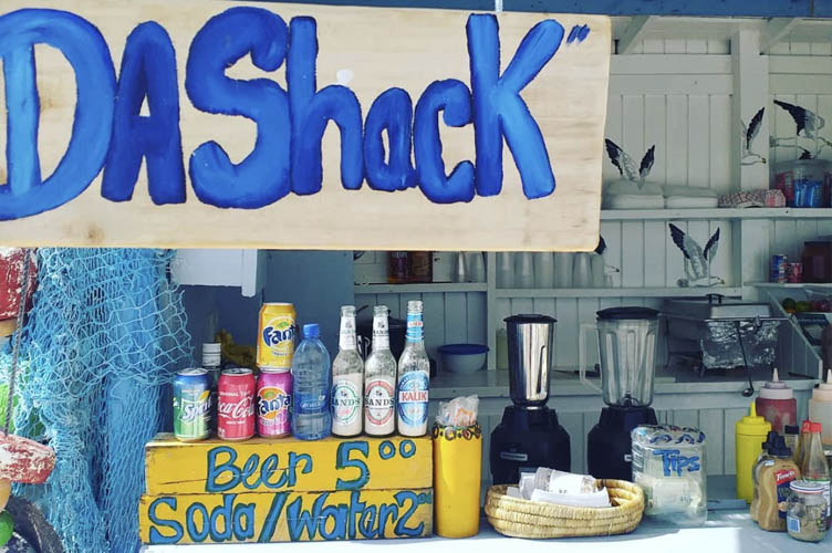 Snacks & Bar